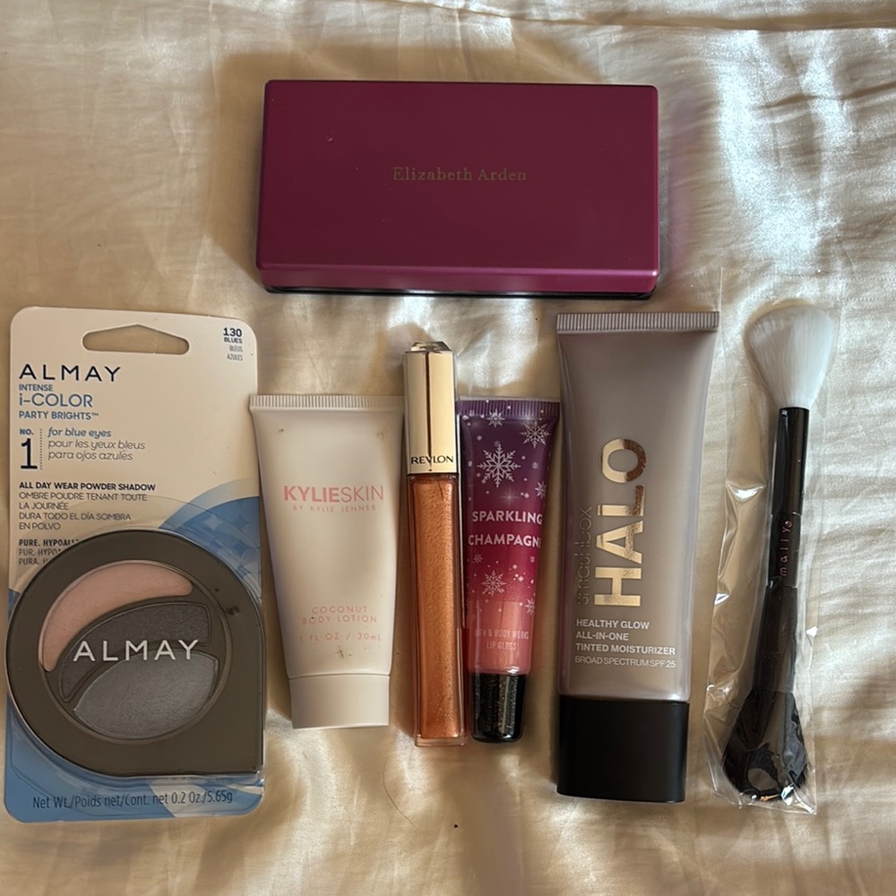 Elizabeth Arden Purple Makeup Palette